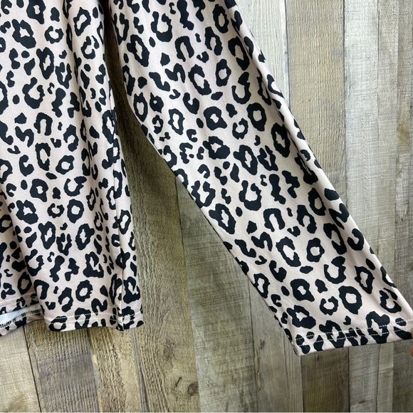 Voxget Animal Print Tan & Black Large V-Neck Long Sleeve V-Neck 1 Chest … - Picture 4 of 6